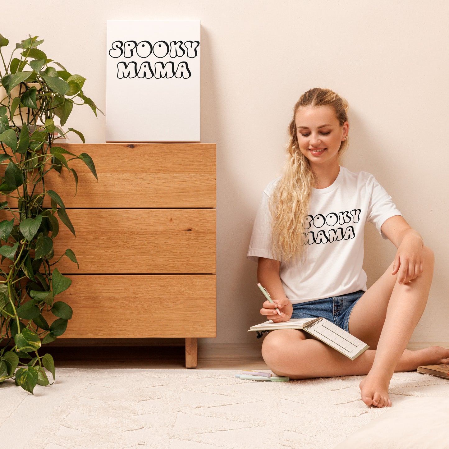Spooky Mama Unisex t-shirt